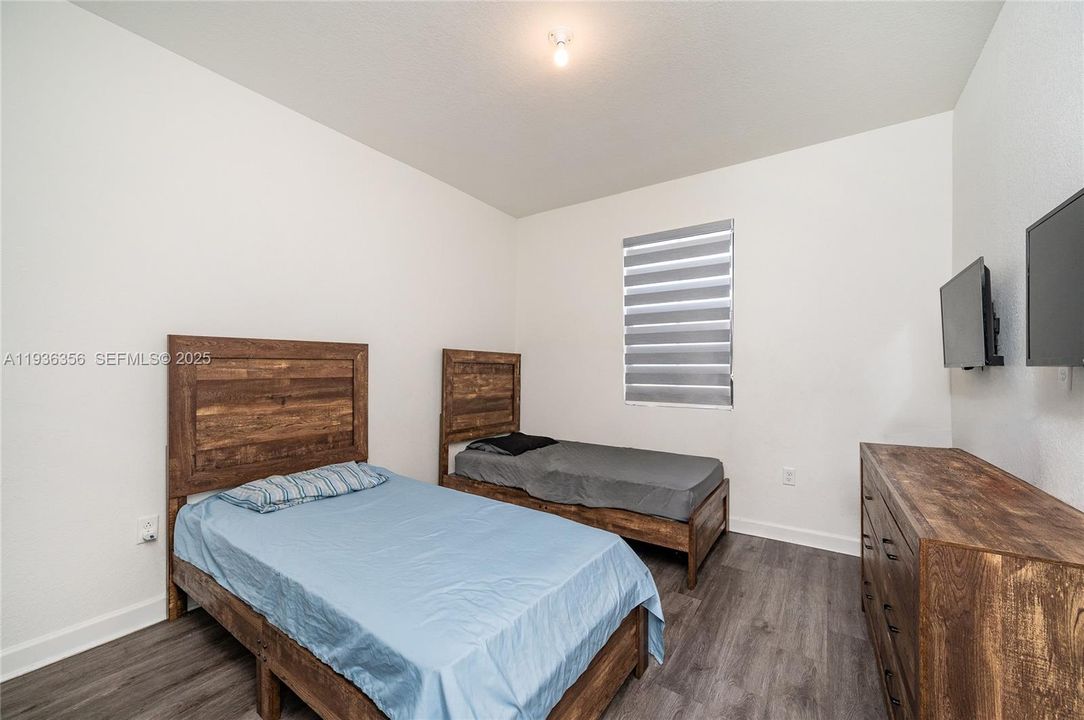 For Sale: $459,000 (4 beds, 2 baths, 1820 Square Feet)