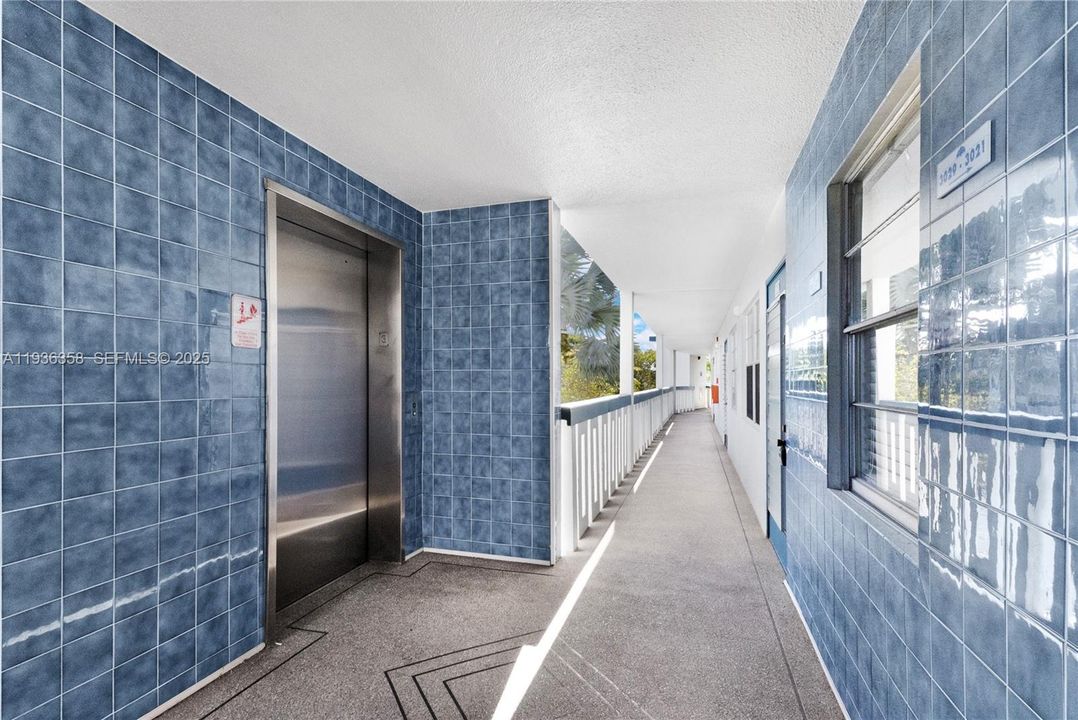 For Sale: $138,000 (2 beds, 2 baths, 896 Square Feet)