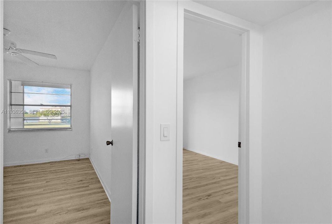 For Sale: $138,000 (2 beds, 2 baths, 896 Square Feet)