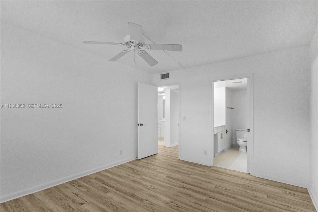 For Sale: $138,000 (2 beds, 2 baths, 896 Square Feet)