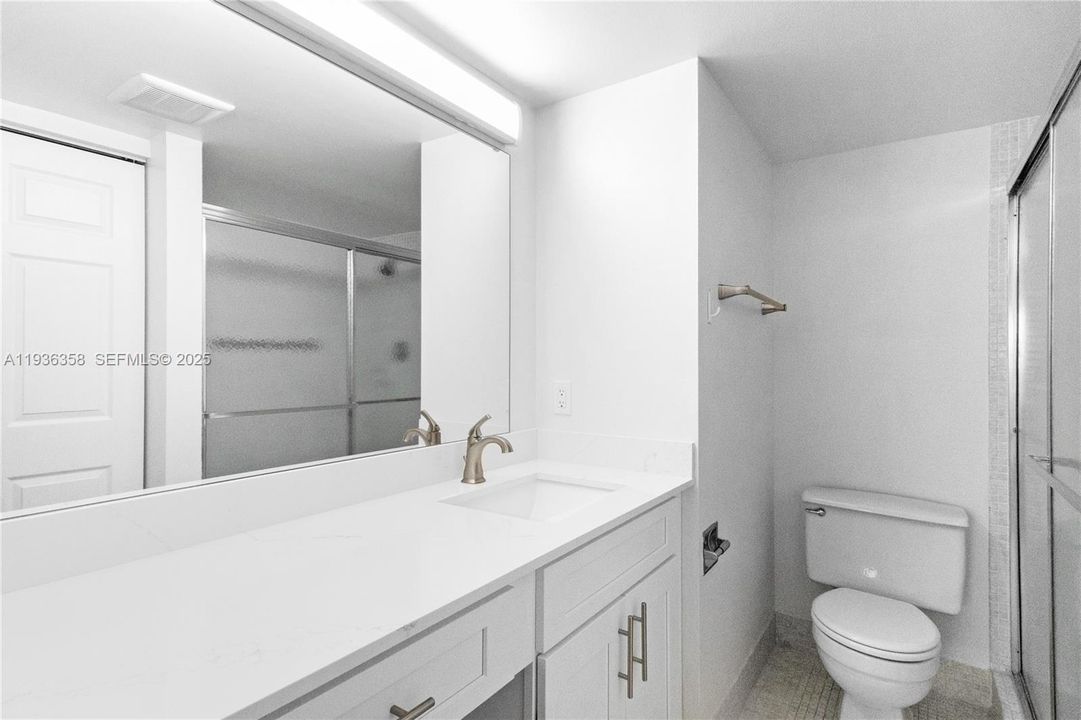 For Sale: $138,000 (2 beds, 2 baths, 896 Square Feet)