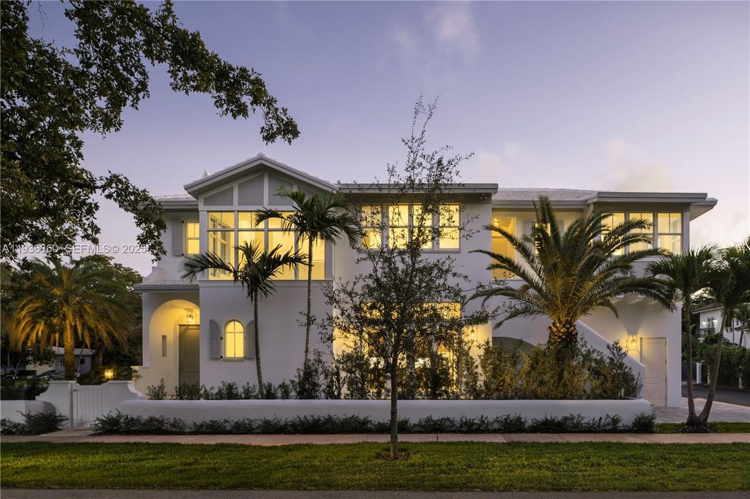 En Renta: $11,500 (3 camas, 2 baños, 2728 Pies cuadrados)