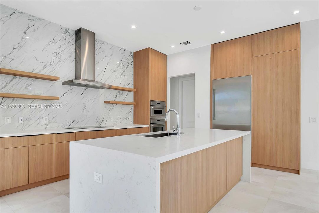 En Renta: $11,500 (3 camas, 2 baños, 2728 Pies cuadrados)