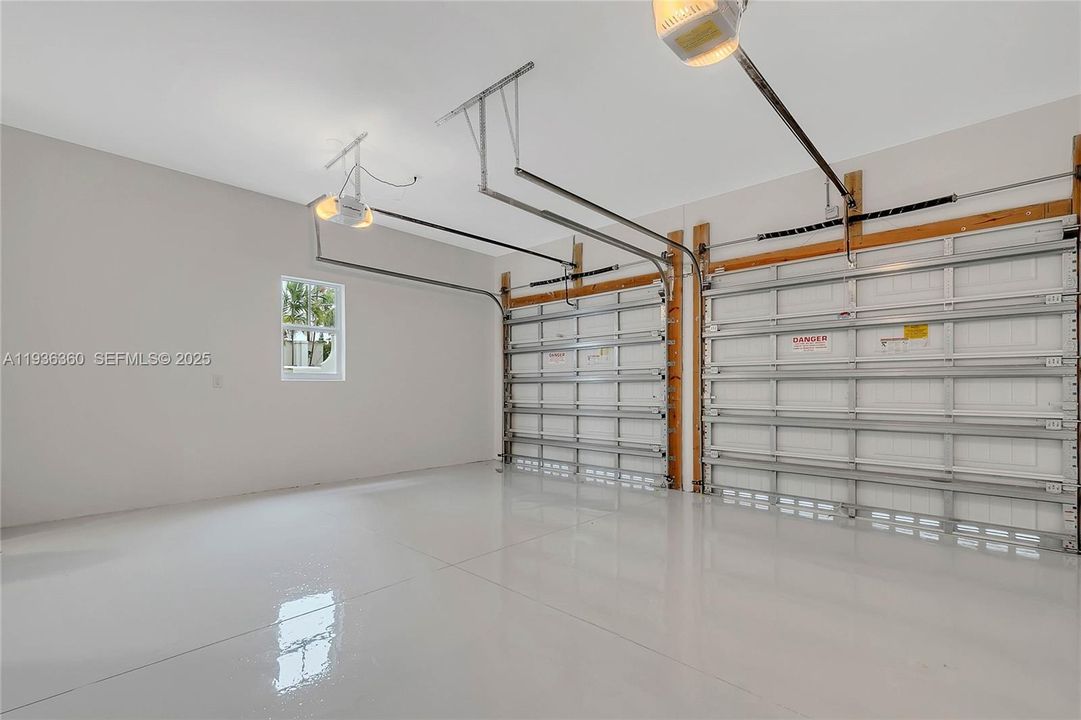 En Renta: $11,500 (3 camas, 2 baños, 2728 Pies cuadrados)