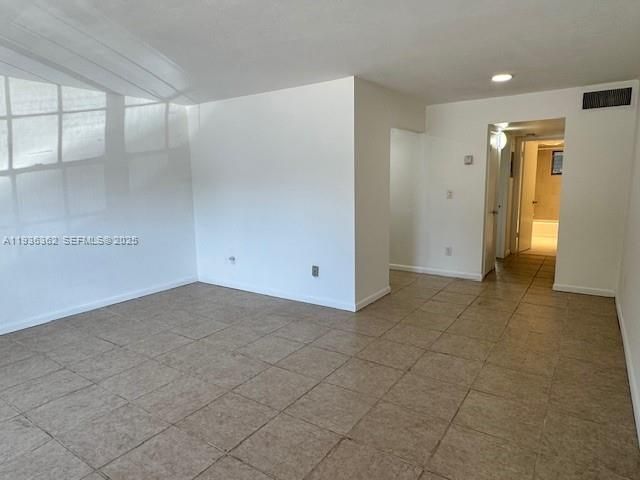 В аренду: $1,700 (1 спален, 1 ванн, 630 Квадратных фут)