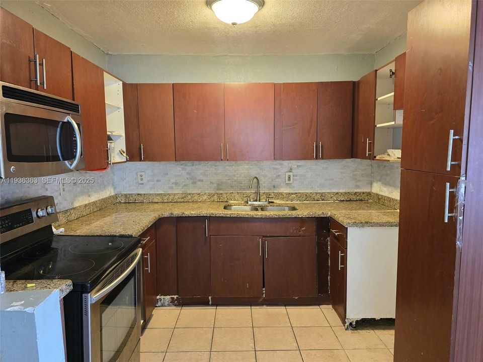 На продажу: $485,000 (3 спален, 1 ванн, 1009 Квадратных фут)