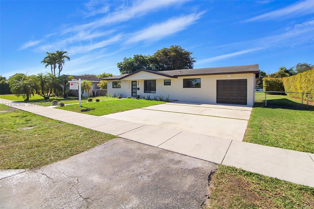 На продажу: $860,000 (3 спален, 2 ванн, 1525 Квадратных фут)