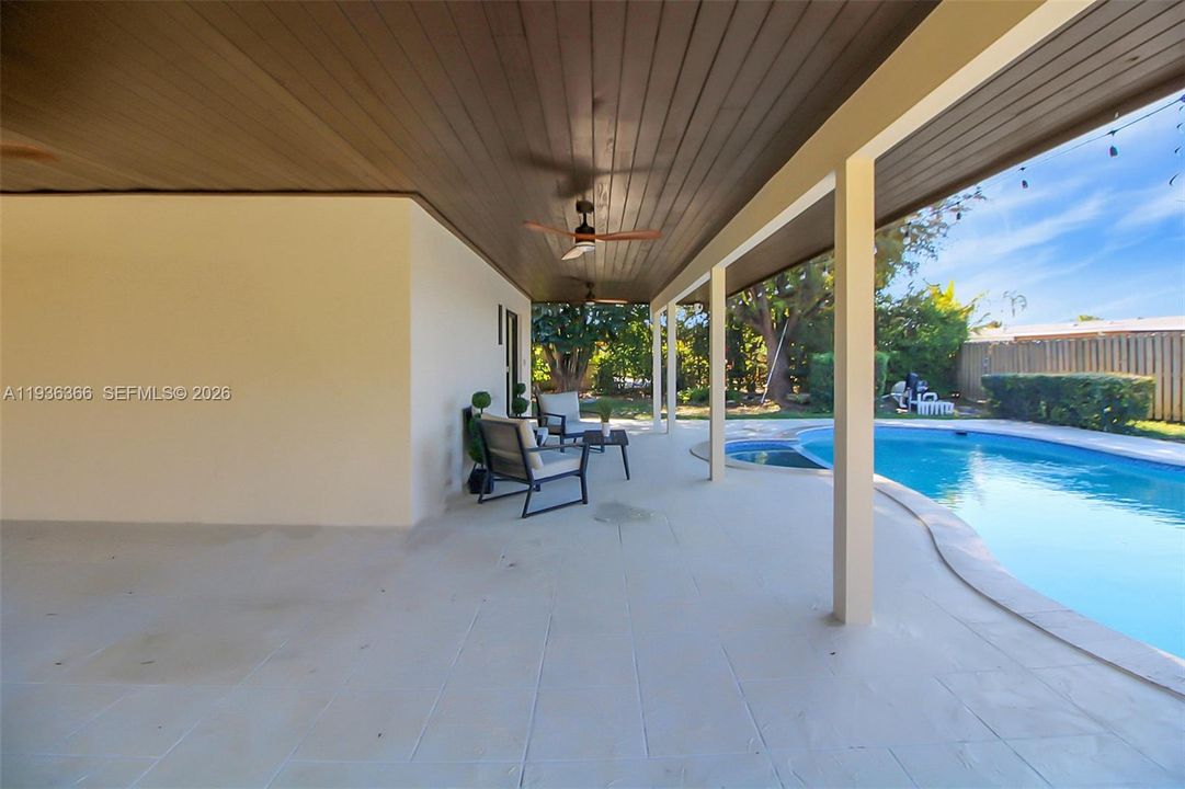 На продажу: $860,000 (3 спален, 2 ванн, 1525 Квадратных фут)