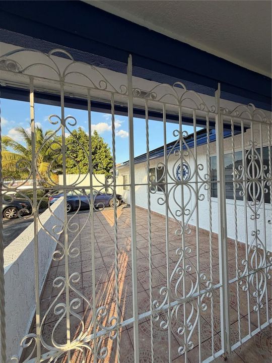 待售: $900,000 (3 贝兹, 3 浴室, 2206 平方英尺)