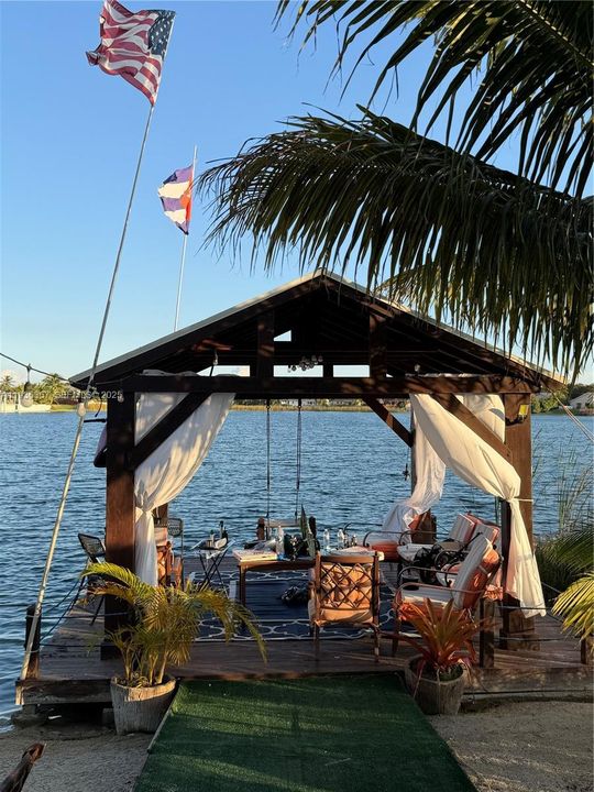 待售: $900,000 (3 贝兹, 3 浴室, 2206 平方英尺)