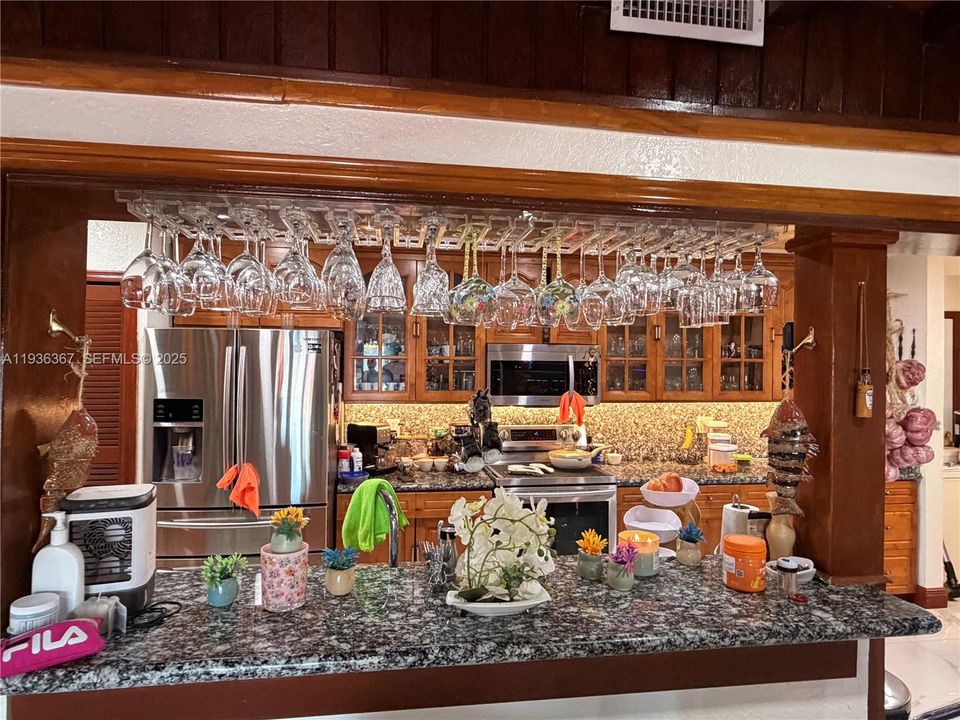 待售: $900,000 (3 贝兹, 3 浴室, 2206 平方英尺)