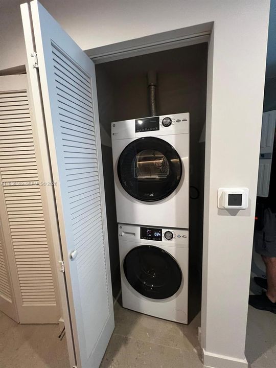 出租: $3,400 (1 贝兹, 1 浴室, 0 平方英尺)