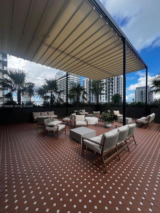 出租: $3,400 (1 贝兹, 1 浴室, 0 平方英尺)