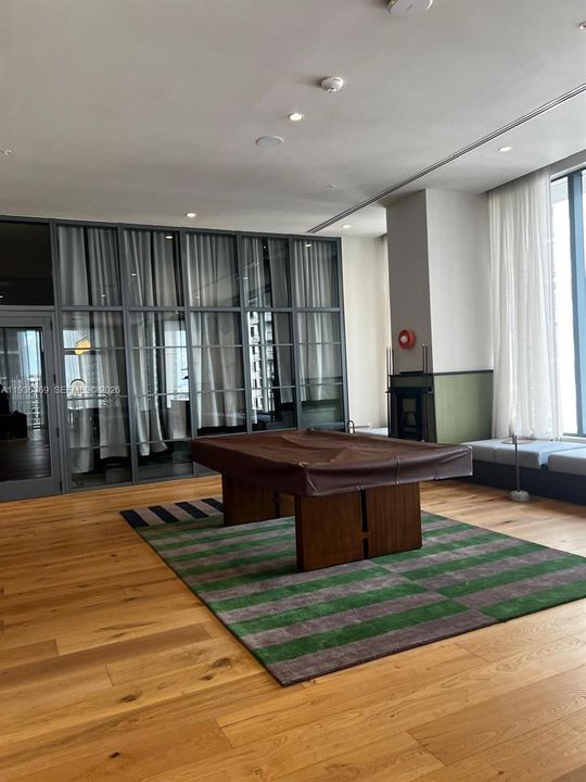 出租: $3,400 (1 贝兹, 1 浴室, 0 平方英尺)