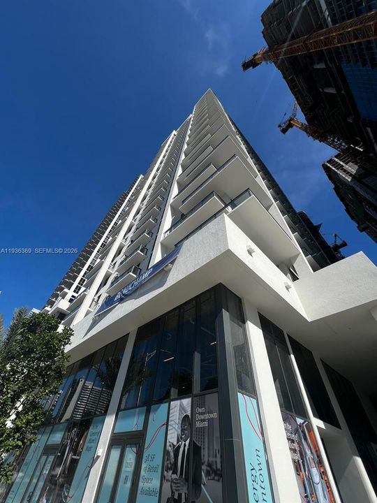 出租: $3,400 (1 贝兹, 1 浴室, 0 平方英尺)