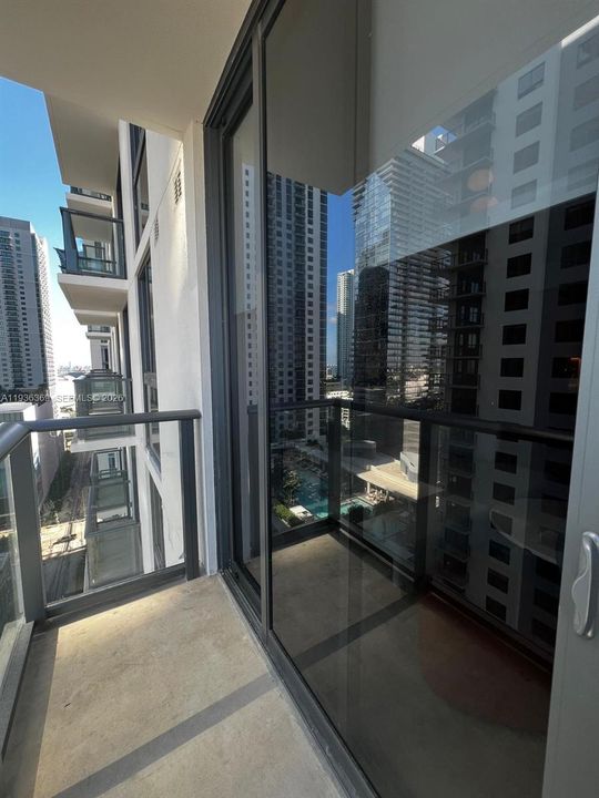 出租: $3,400 (1 贝兹, 1 浴室, 0 平方英尺)