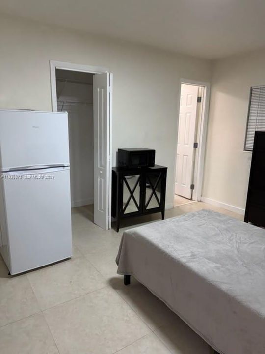 В аренду: $1,000 (1 спален, 1 ванн, 190 Квадратных фут)