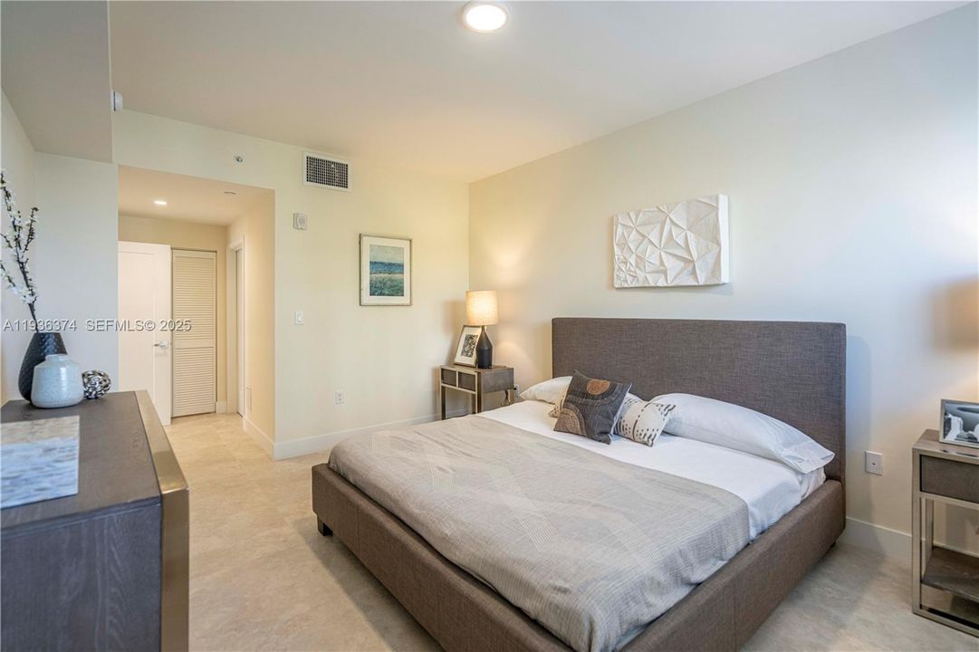 В аренду: $4,750 (3 спален, 3 ванн, 1465 Квадратных фут)