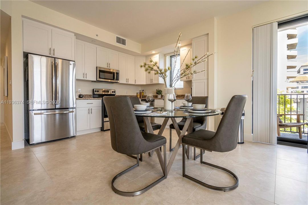 В аренду: $4,750 (3 спален, 3 ванн, 1465 Квадратных фут)