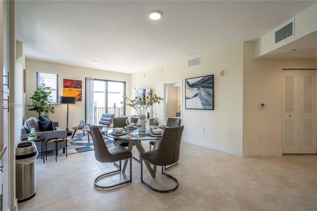 В аренду: $4,750 (3 спален, 3 ванн, 1465 Квадратных фут)