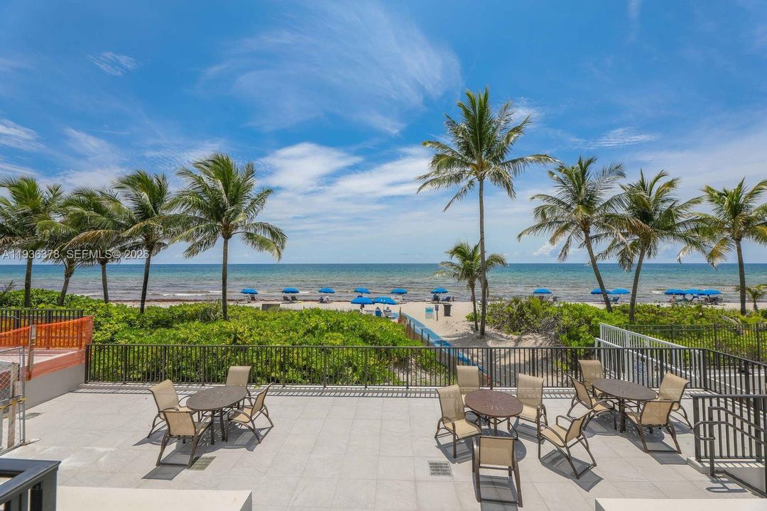 free beach chair lounge service for you
