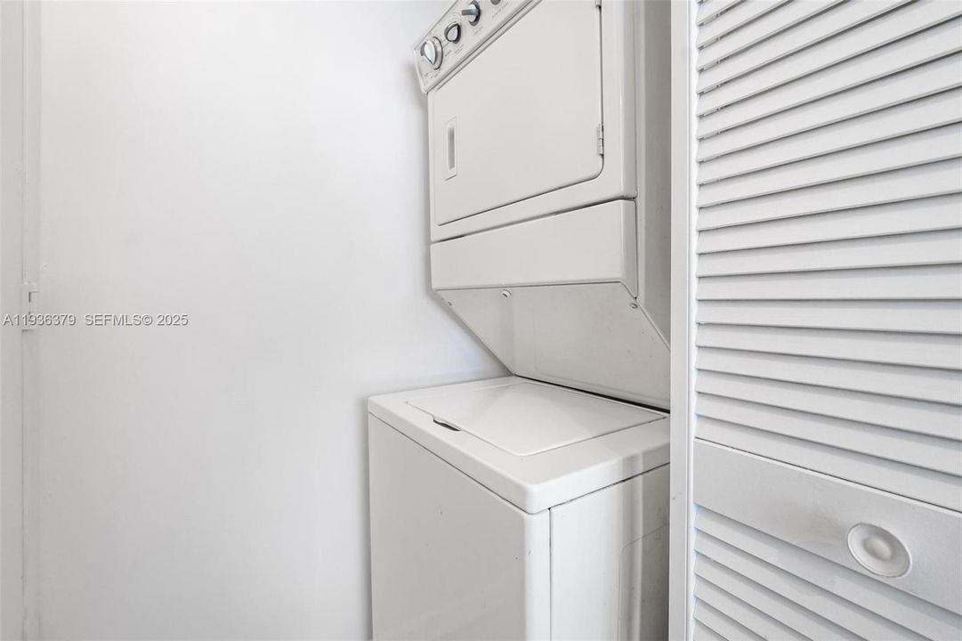 В аренду: $2,800 (1 спален, 1 ванн, 806 Квадратных фут)