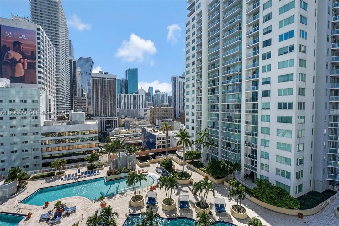 В аренду: $2,800 (1 спален, 1 ванн, 806 Квадратных фут)