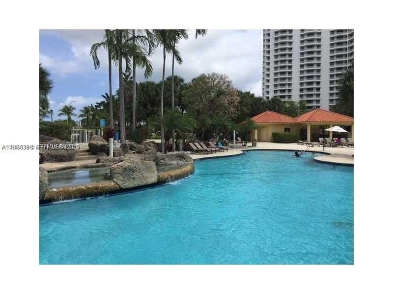 待售: $375,000 (2 贝兹, 2 浴室, 1302 平方英尺)