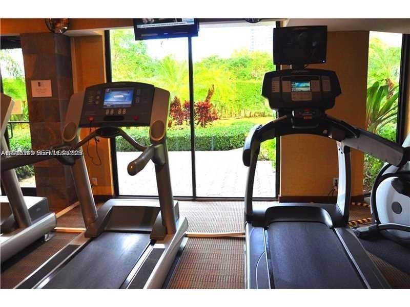 待售: $375,000 (2 贝兹, 2 浴室, 1302 平方英尺)