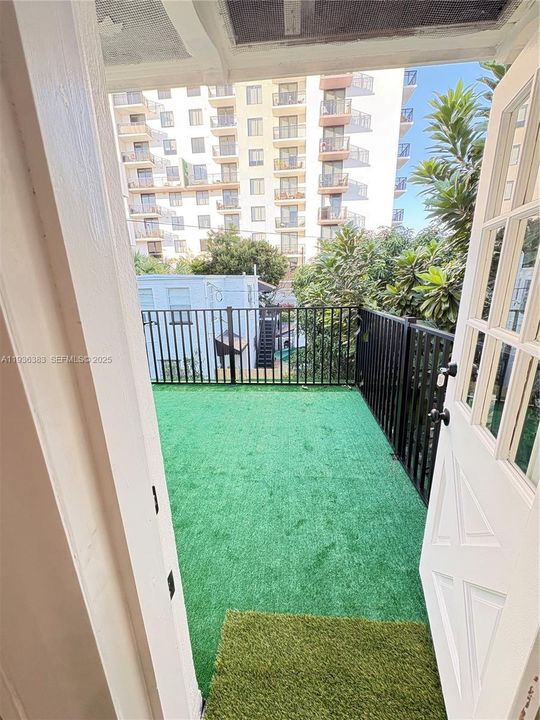 В аренду: $2,800 (1 спален, 1 ванн, 820 Квадратных фут)