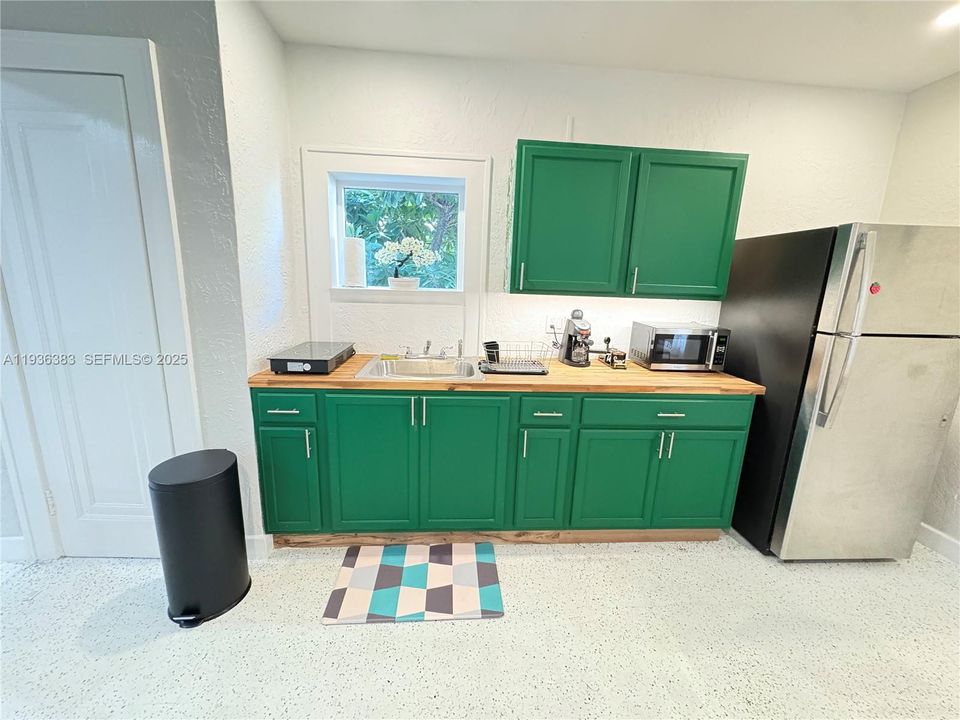 В аренду: $2,800 (1 спален, 1 ванн, 820 Квадратных фут)