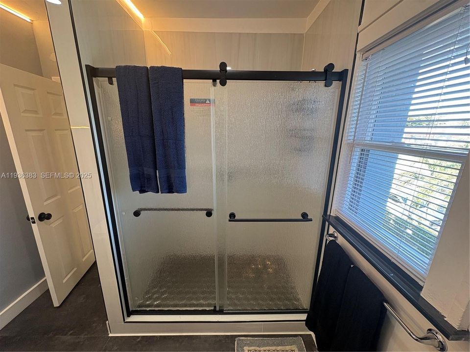 В аренду: $2,800 (1 спален, 1 ванн, 820 Квадратных фут)