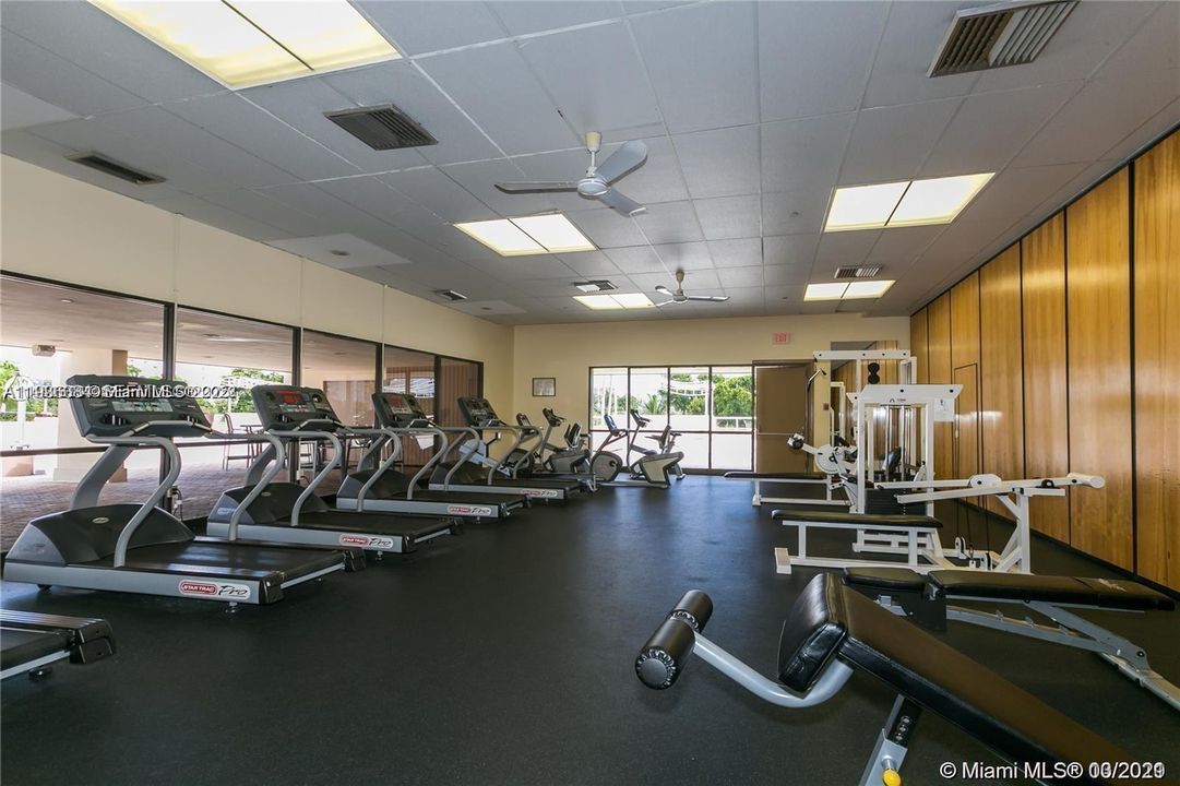 待售: $430,000 (2 贝兹, 2 浴室, 1313 平方英尺)