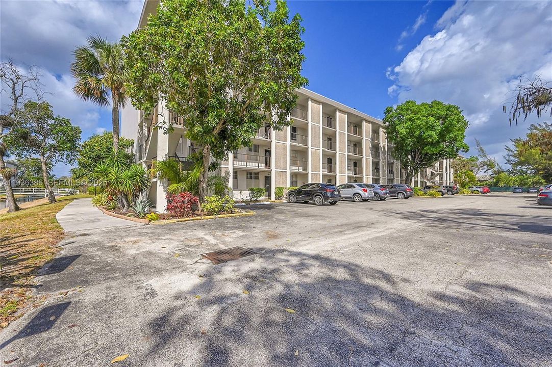 待售: $125,000 (2 贝兹, 2 浴室, 960 平方英尺)