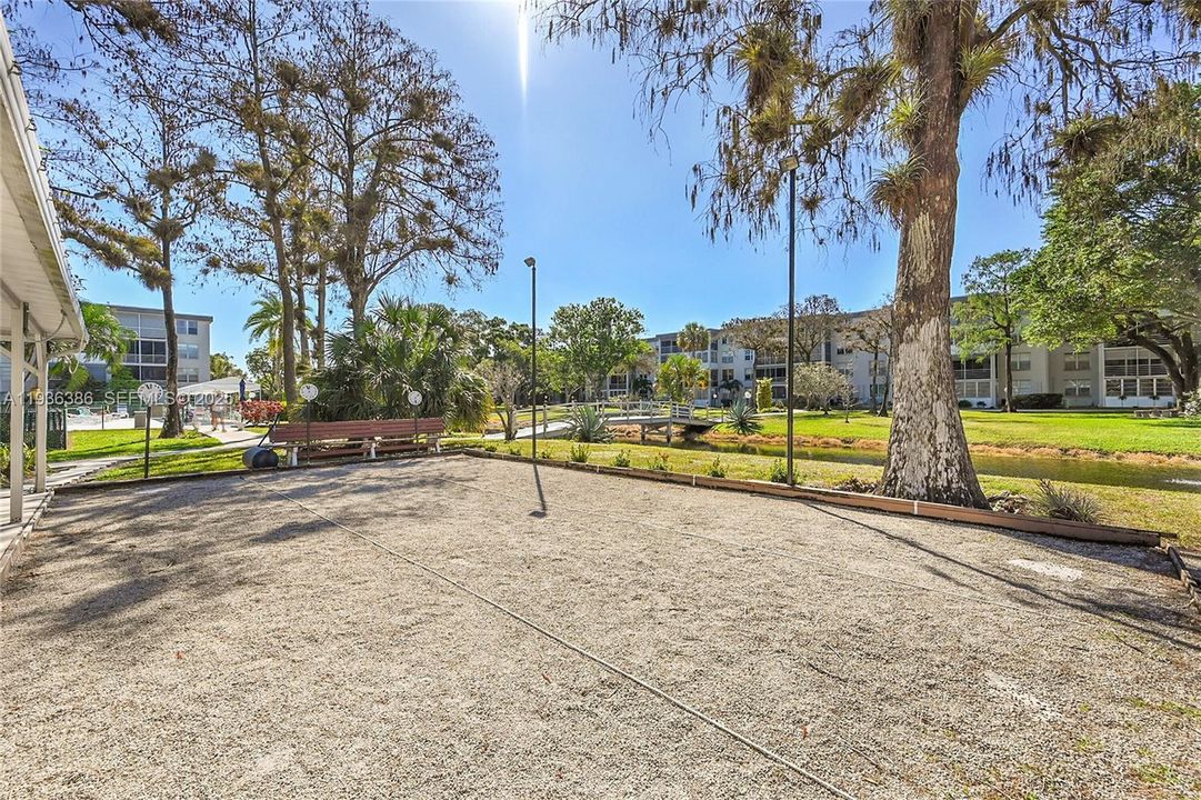 待售: $125,000 (2 贝兹, 2 浴室, 960 平方英尺)