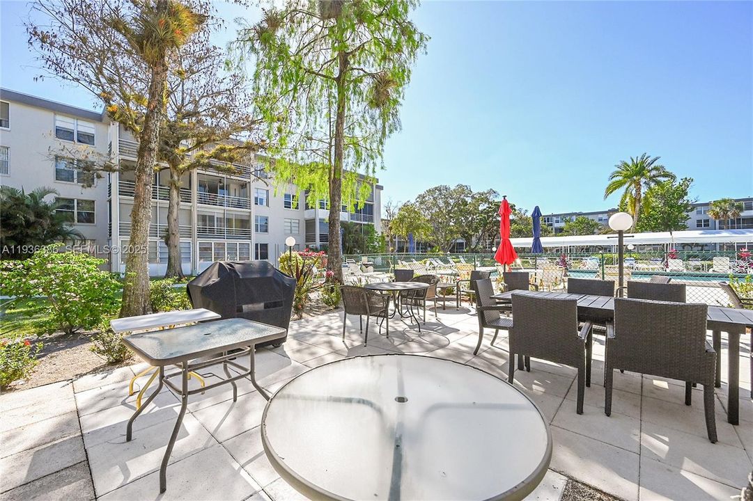 待售: $125,000 (2 贝兹, 2 浴室, 960 平方英尺)