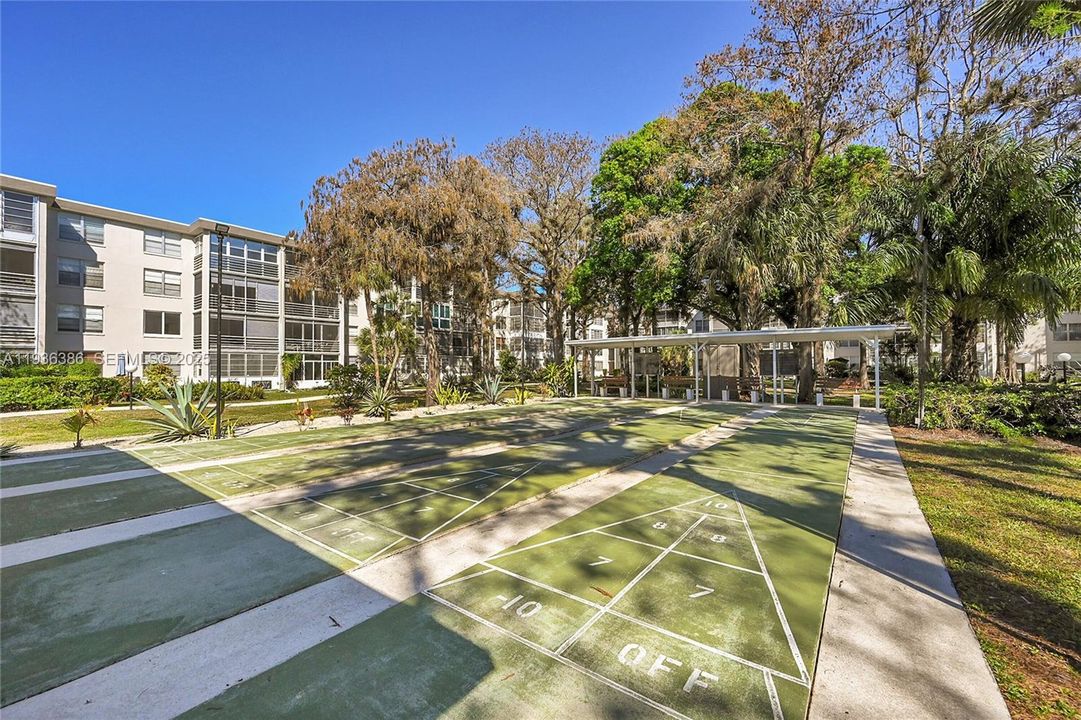 待售: $125,000 (2 贝兹, 2 浴室, 960 平方英尺)