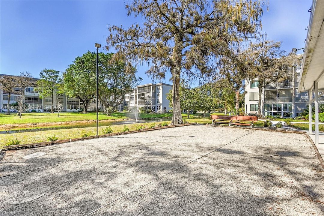 待售: $125,000 (2 贝兹, 2 浴室, 960 平方英尺)