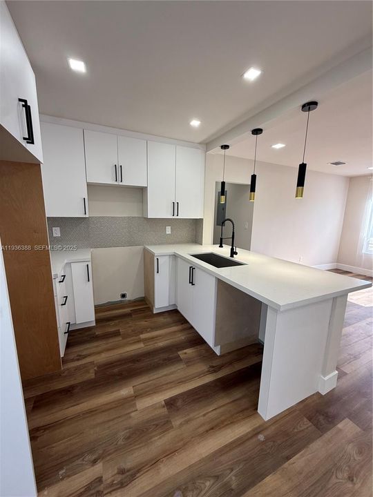 На продажу: $486,900 (3 спален, 2 ванн, 1000 Квадратных фут)