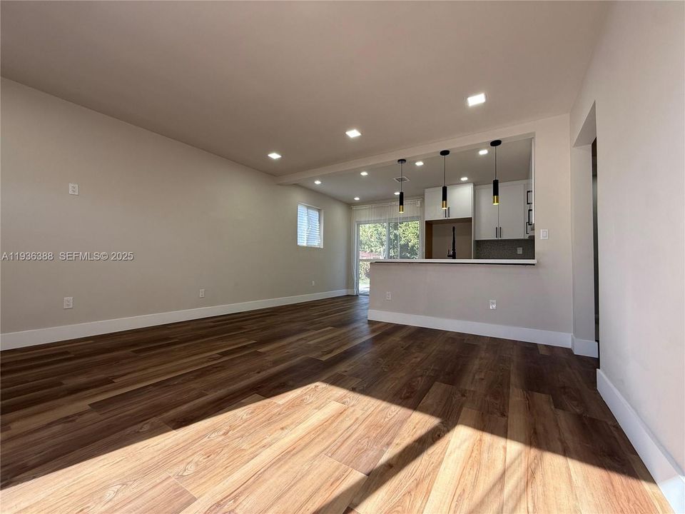 На продажу: $486,900 (3 спален, 2 ванн, 1000 Квадратных фут)