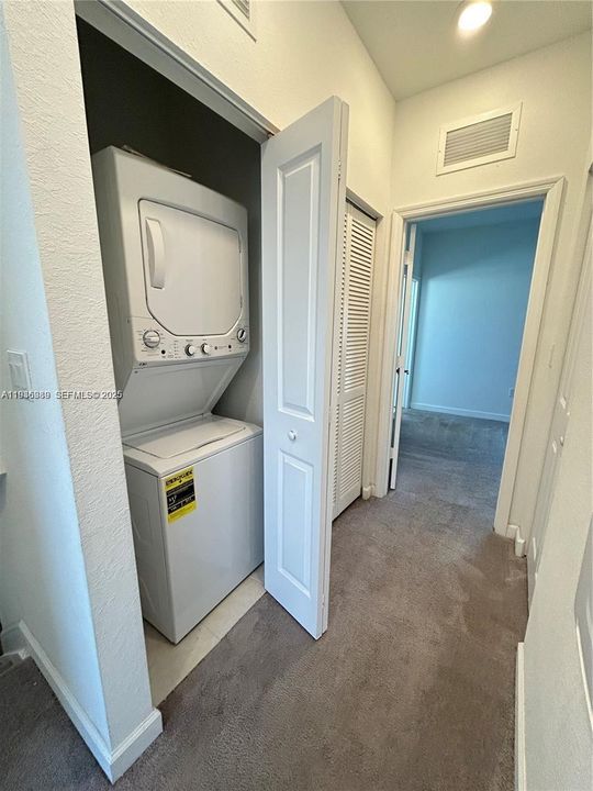 В аренду: $2,500 (3 спален, 3 ванн, 1328 Квадратных фут)