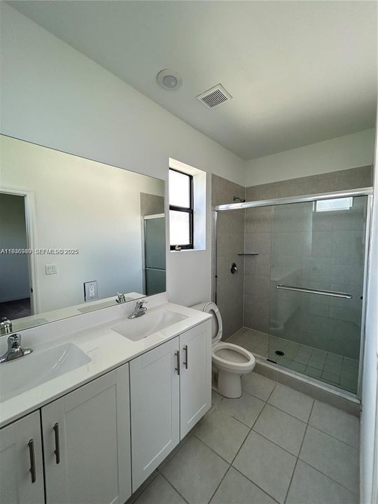 В аренду: $2,500 (3 спален, 3 ванн, 1328 Квадратных фут)