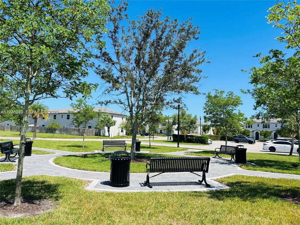 В аренду: $2,500 (3 спален, 3 ванн, 1328 Квадратных фут)