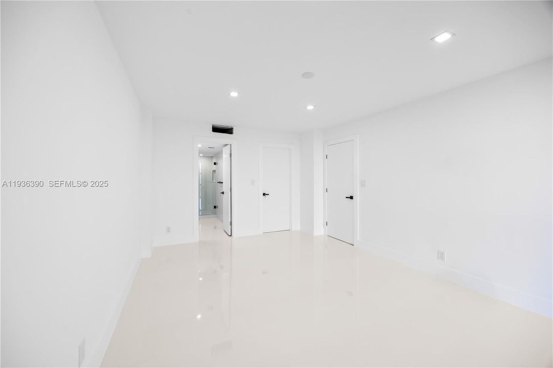 待售: $390,000 (2 贝兹, 2 浴室, 1157 平方英尺)