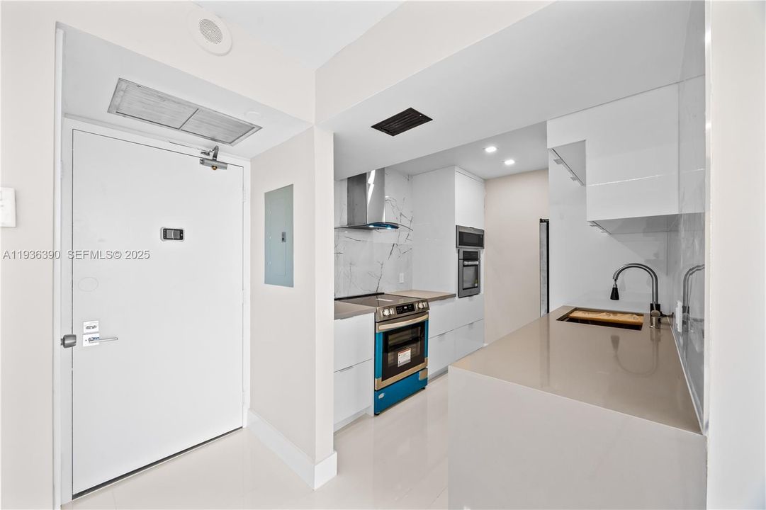 待售: $390,000 (2 贝兹, 2 浴室, 1157 平方英尺)