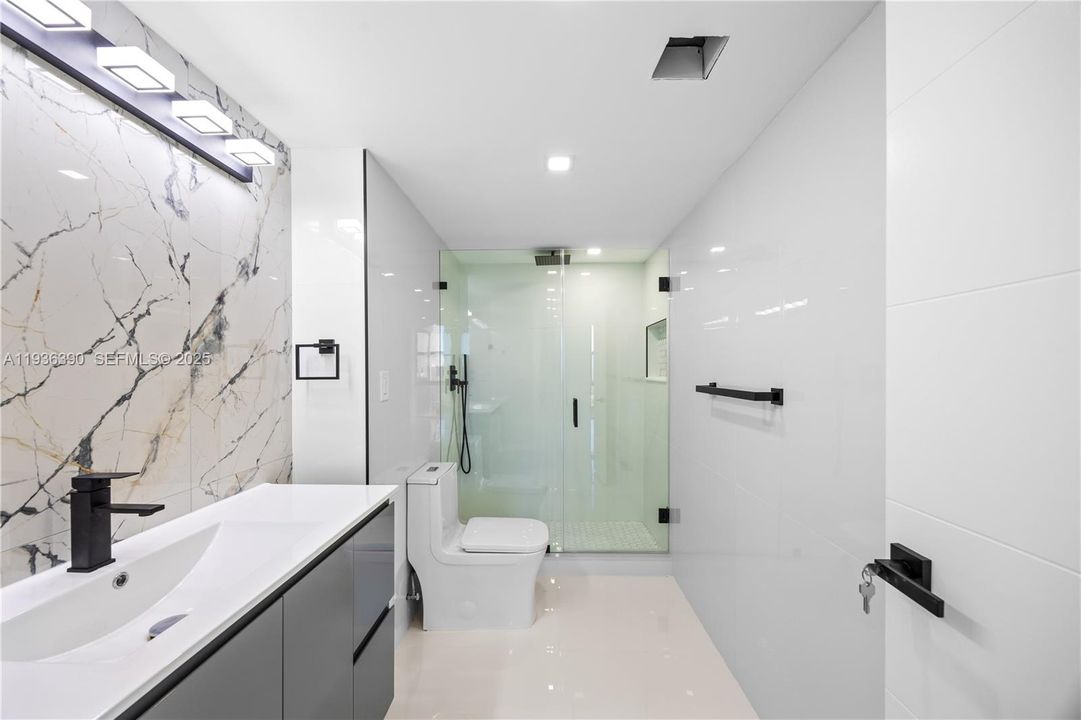 待售: $390,000 (2 贝兹, 2 浴室, 1157 平方英尺)