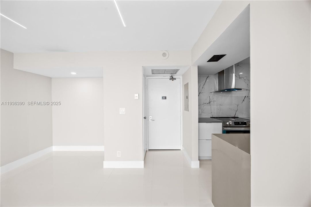 待售: $390,000 (2 贝兹, 2 浴室, 1157 平方英尺)