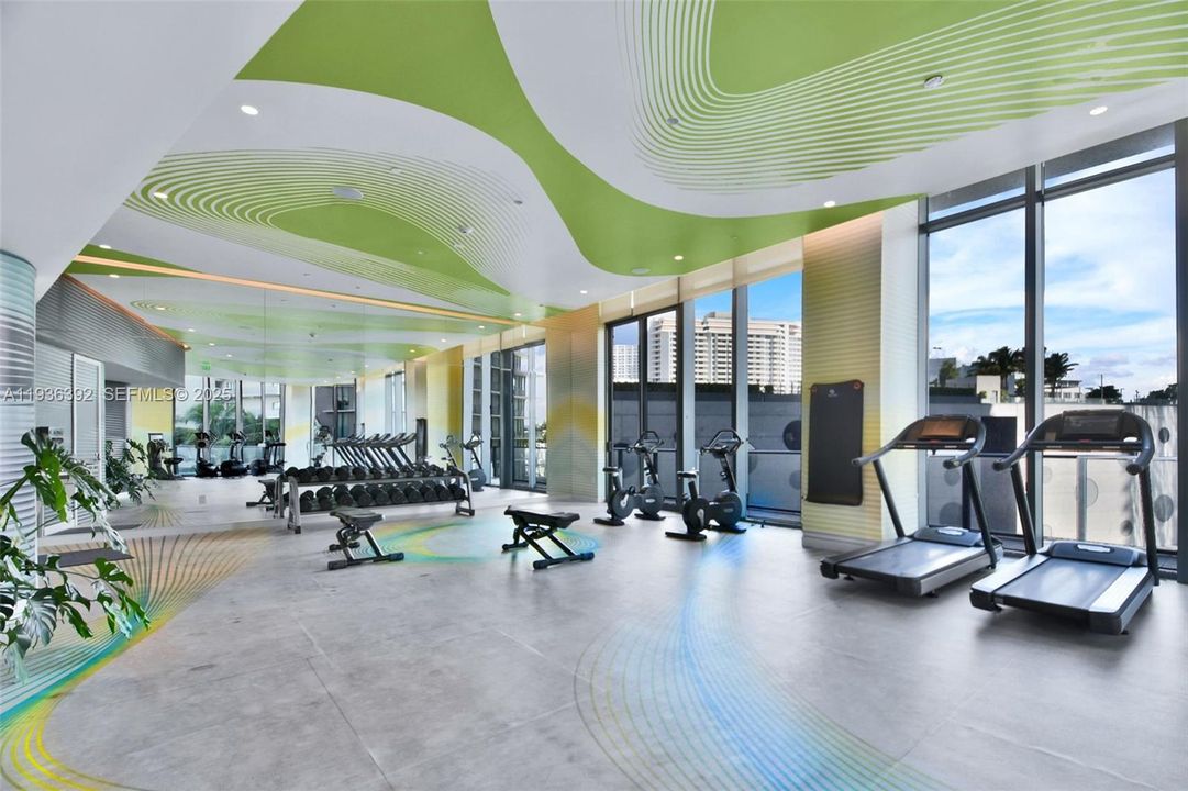 For Sale: $790,000 (2 beds, 2 baths, 944 Square Feet)