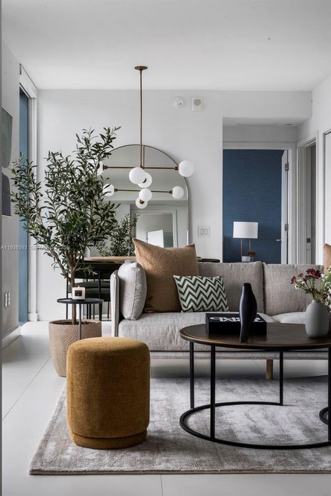 For Sale: $790,000 (2 beds, 2 baths, 944 Square Feet)