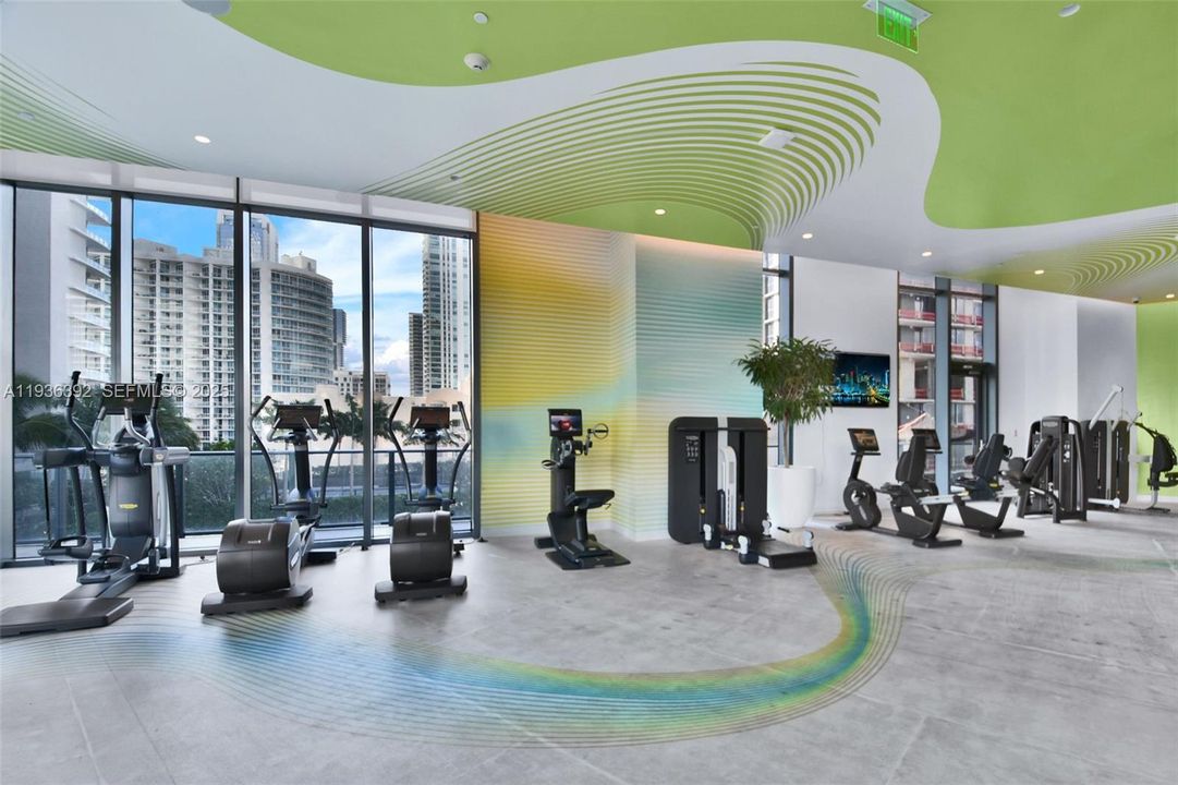 For Sale: $790,000 (2 beds, 2 baths, 944 Square Feet)